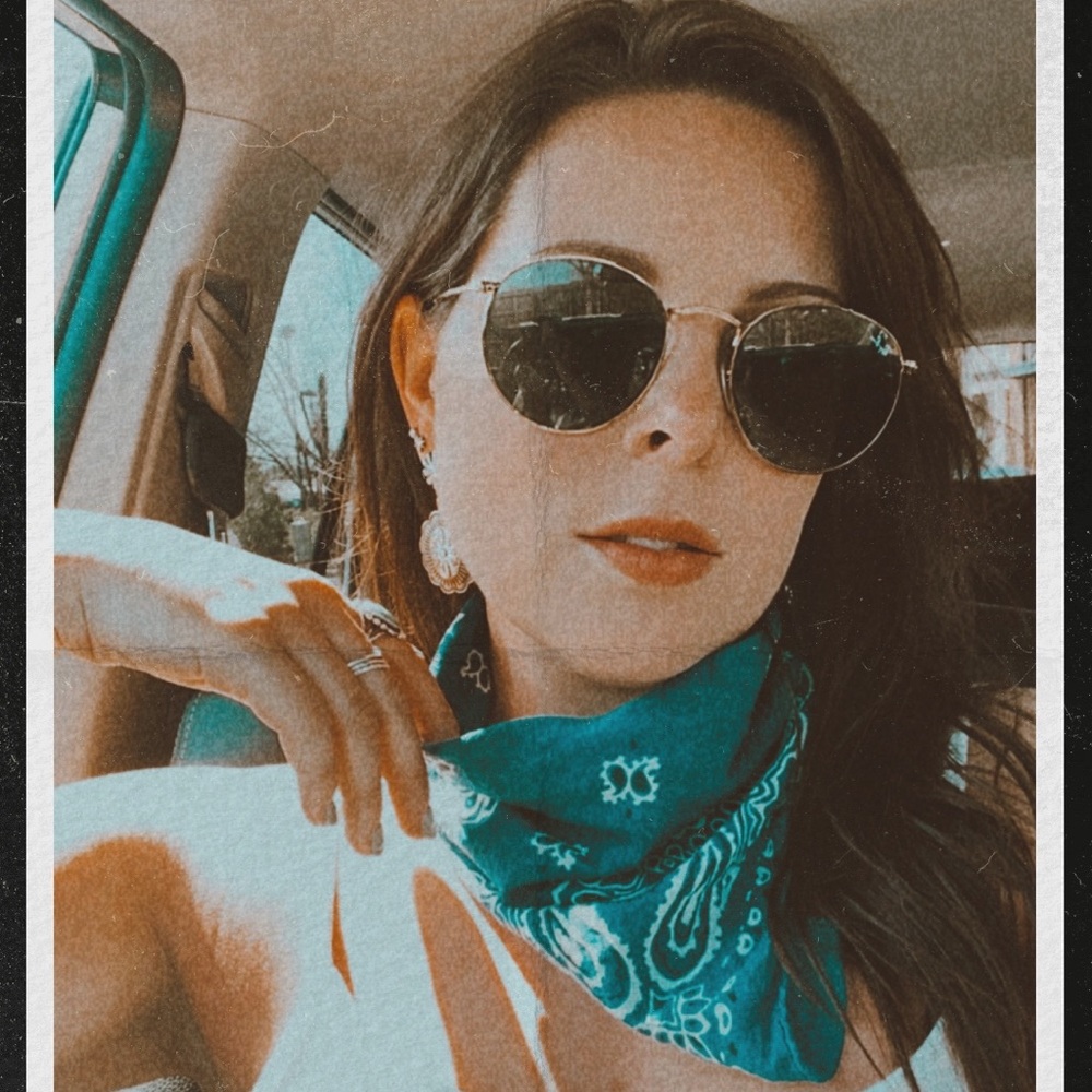 Meet your Posher, Lyndsie